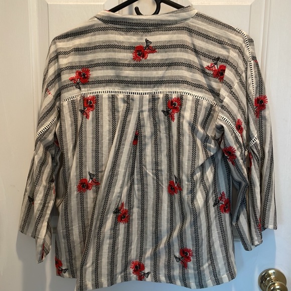 Embroidered peplum blouse - Picture 6 of 7